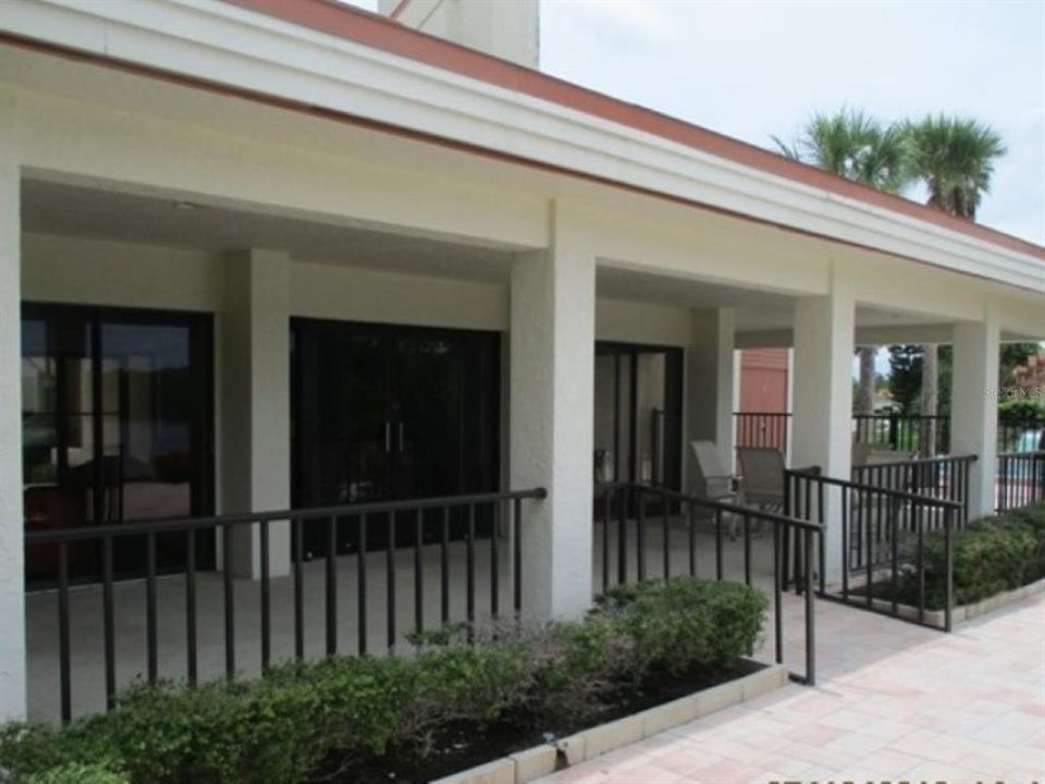 For Rent: $2,250 (2 beds, 2 baths, 1129 Square Feet)