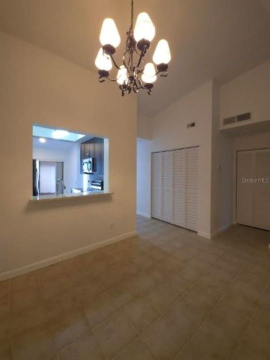 For Rent: $2,250 (2 beds, 2 baths, 1129 Square Feet)