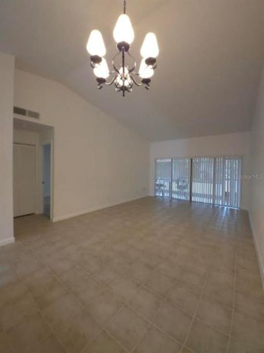 For Rent: $2,250 (2 beds, 2 baths, 1129 Square Feet)