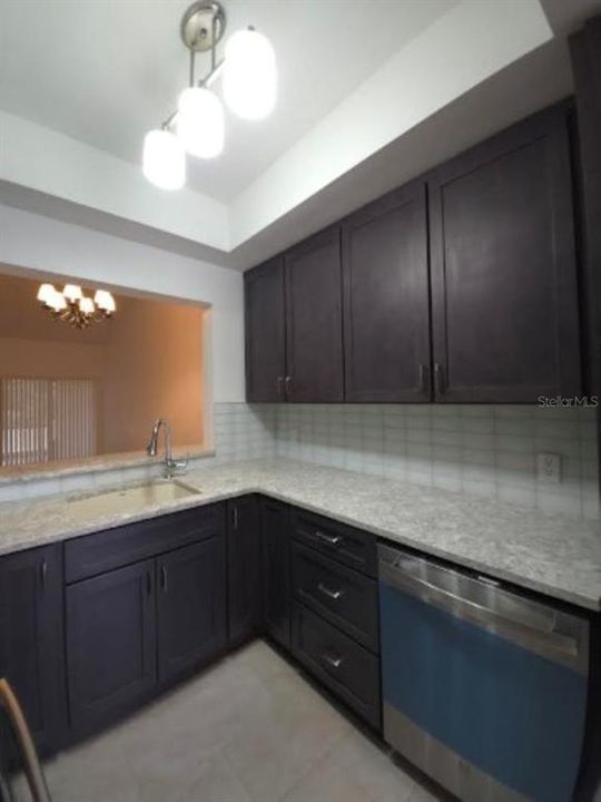 For Rent: $2,250 (2 beds, 2 baths, 1129 Square Feet)