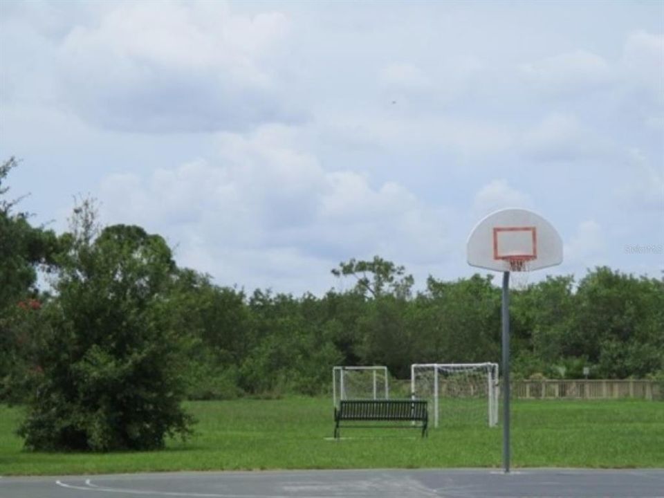 For Rent: $2,250 (2 beds, 2 baths, 1129 Square Feet)