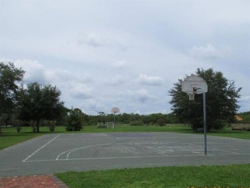 For Rent: $2,250 (2 beds, 2 baths, 1129 Square Feet)