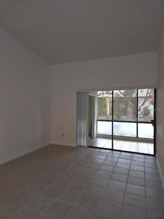 For Rent: $2,250 (2 beds, 2 baths, 1129 Square Feet)