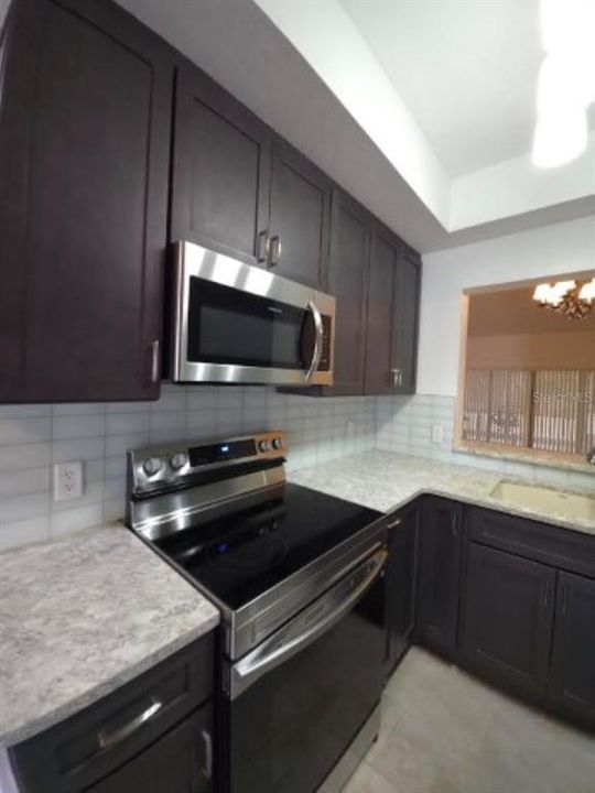 For Rent: $2,250 (2 beds, 2 baths, 1129 Square Feet)