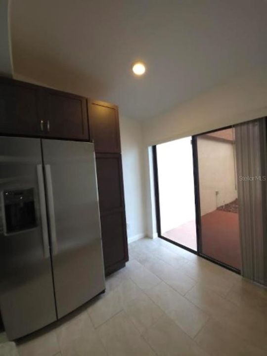 For Rent: $2,250 (2 beds, 2 baths, 1129 Square Feet)