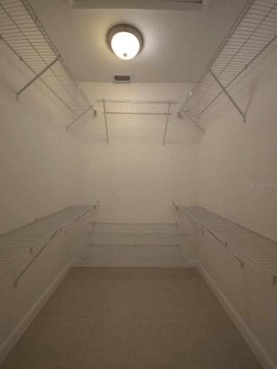 For Rent: $2,250 (2 beds, 2 baths, 1129 Square Feet)