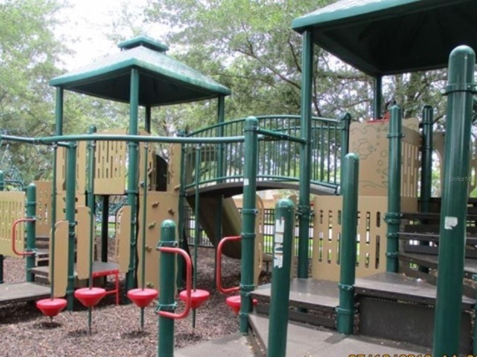 For Rent: $2,250 (2 beds, 2 baths, 1129 Square Feet)