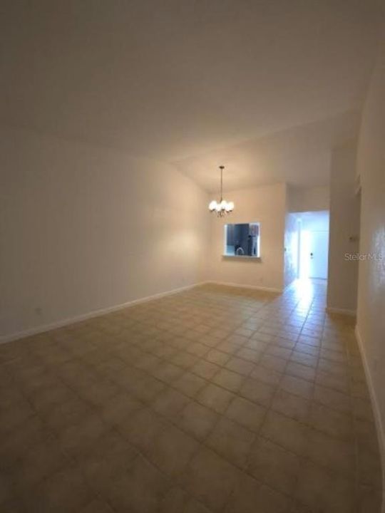 For Rent: $2,250 (2 beds, 2 baths, 1129 Square Feet)