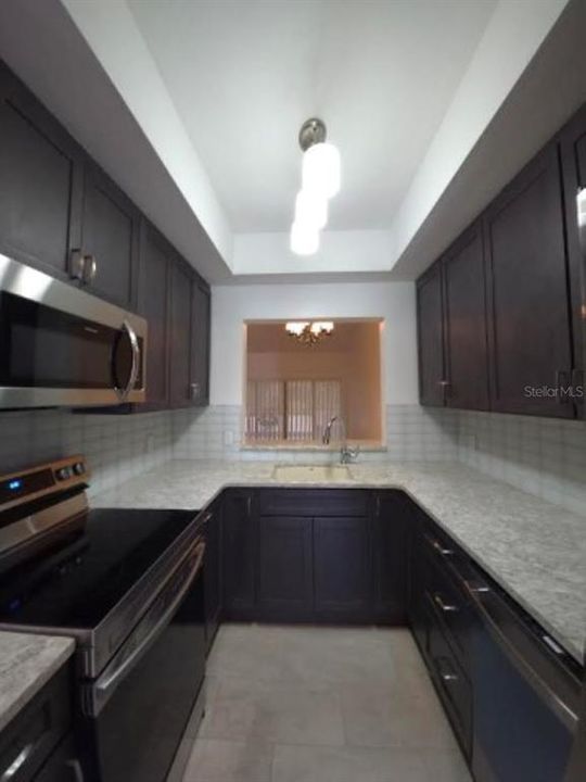 For Rent: $2,250 (2 beds, 2 baths, 1129 Square Feet)