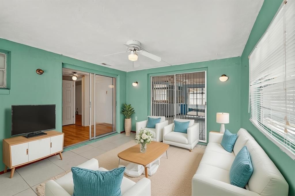 For Sale: $259,900 (2 beds, 2 baths, 1573 Square Feet)