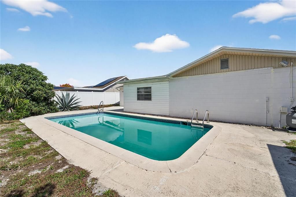 For Sale: $259,900 (2 beds, 2 baths, 1573 Square Feet)