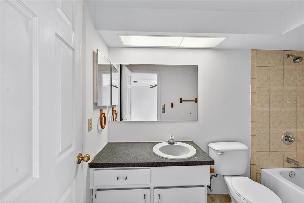 For Sale: $259,900 (2 beds, 2 baths, 1573 Square Feet)