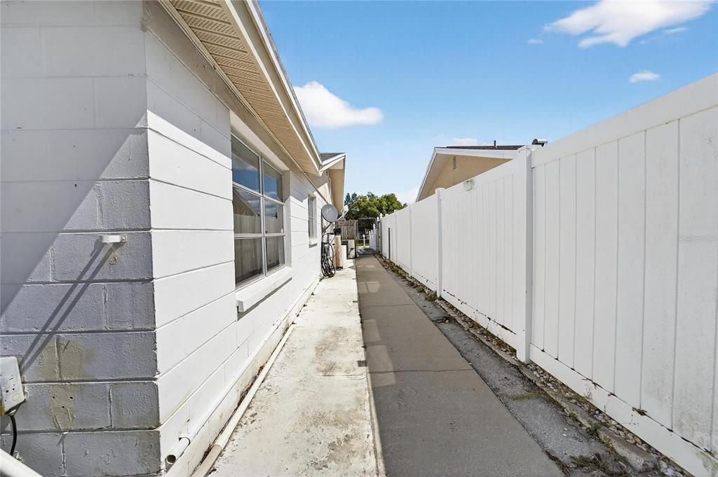 For Sale: $259,900 (2 beds, 2 baths, 1573 Square Feet)