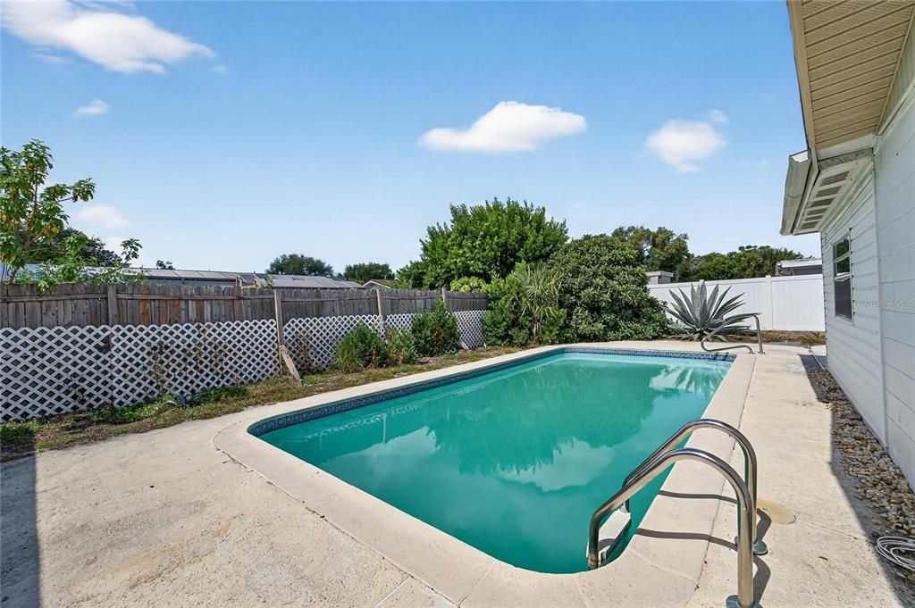 For Sale: $259,900 (2 beds, 2 baths, 1573 Square Feet)