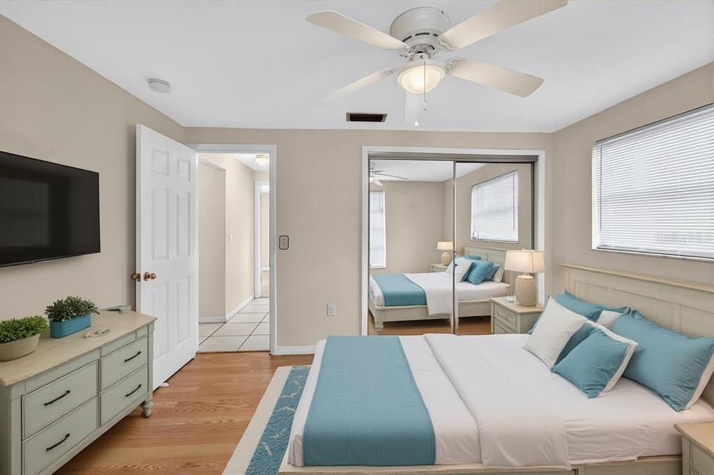 For Sale: $259,900 (2 beds, 2 baths, 1573 Square Feet)