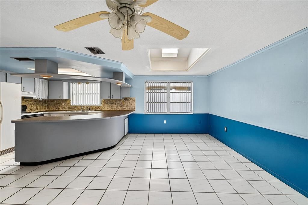 For Sale: $259,900 (2 beds, 2 baths, 1573 Square Feet)