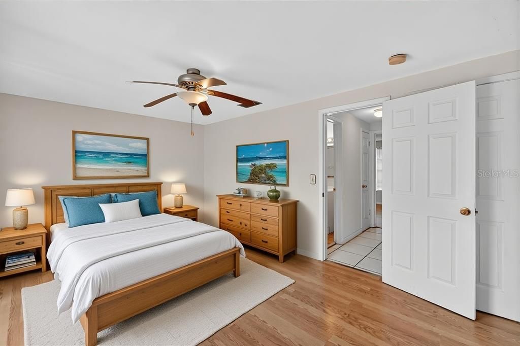 For Sale: $259,900 (2 beds, 2 baths, 1573 Square Feet)