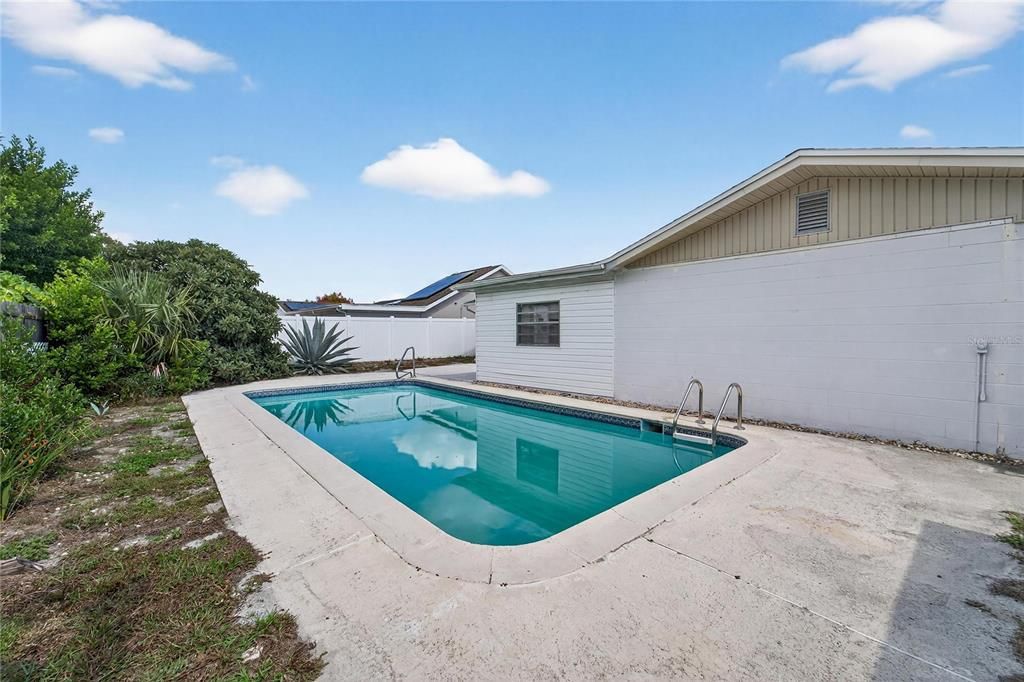 For Sale: $259,900 (2 beds, 2 baths, 1573 Square Feet)