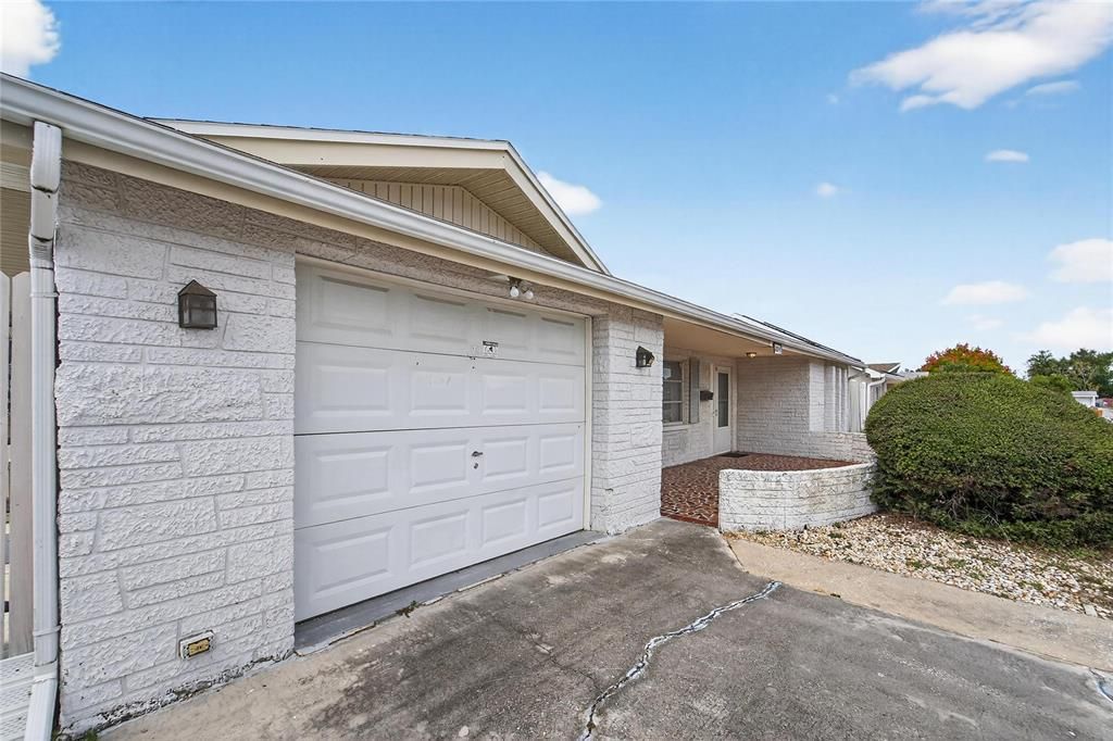 For Sale: $259,900 (2 beds, 2 baths, 1573 Square Feet)