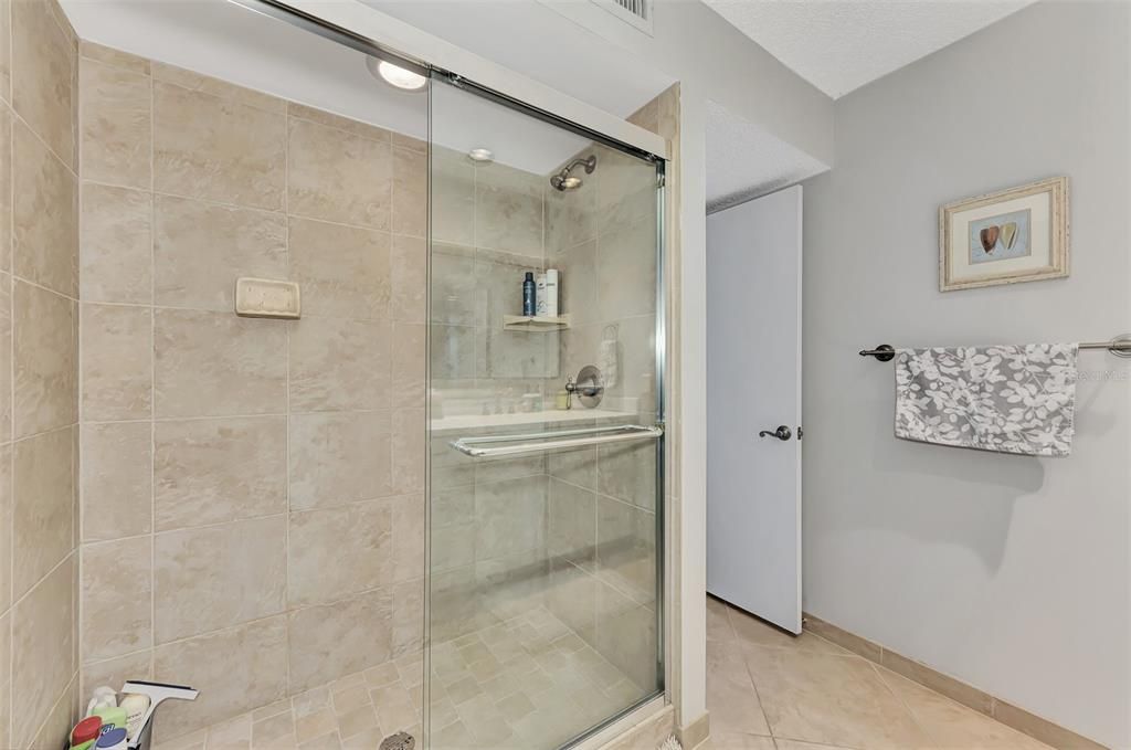 For Rent: $4,000 (3 beds, 2 baths, 1635 Square Feet)