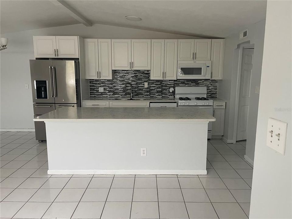 待售: $800,000 (6 贝兹, 5 浴室, 3052 平方英尺)