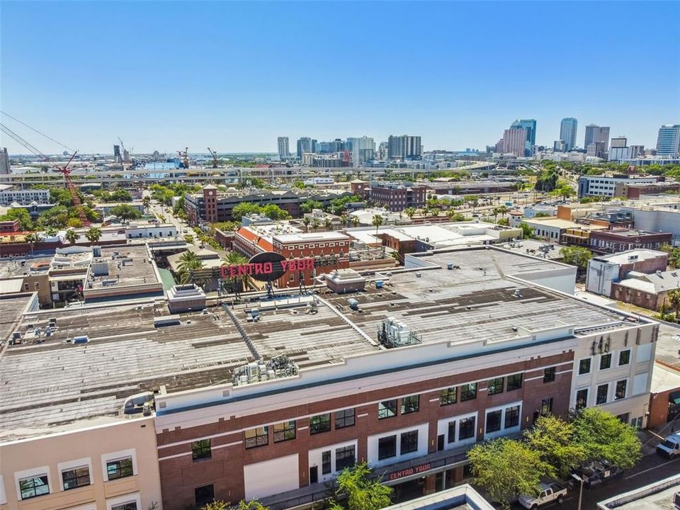 待售: $800,000 (6 贝兹, 5 浴室, 3052 平方英尺)