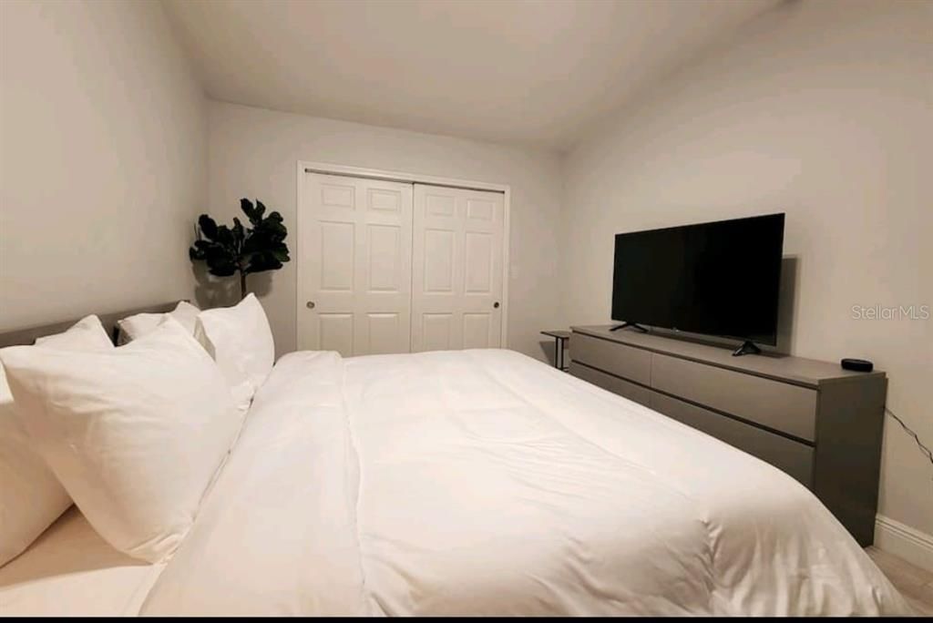 待售: $800,000 (6 贝兹, 5 浴室, 3052 平方英尺)