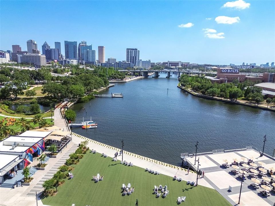 待售: $800,000 (6 贝兹, 5 浴室, 3052 平方英尺)