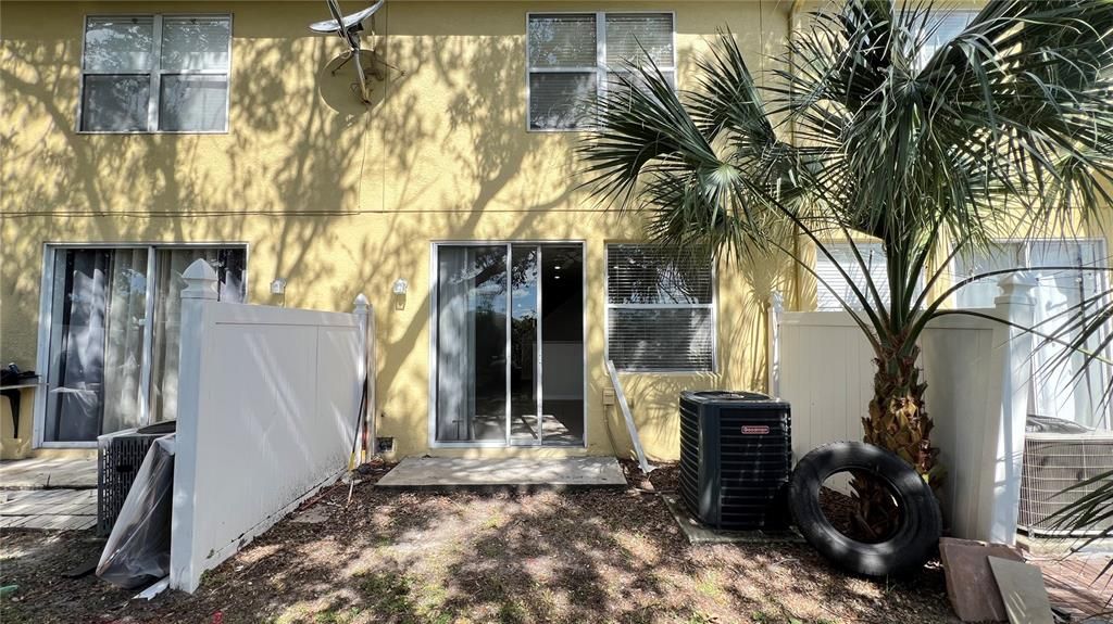 For Rent: $1,750 (3 beds, 3 baths, 1362 Square Feet)