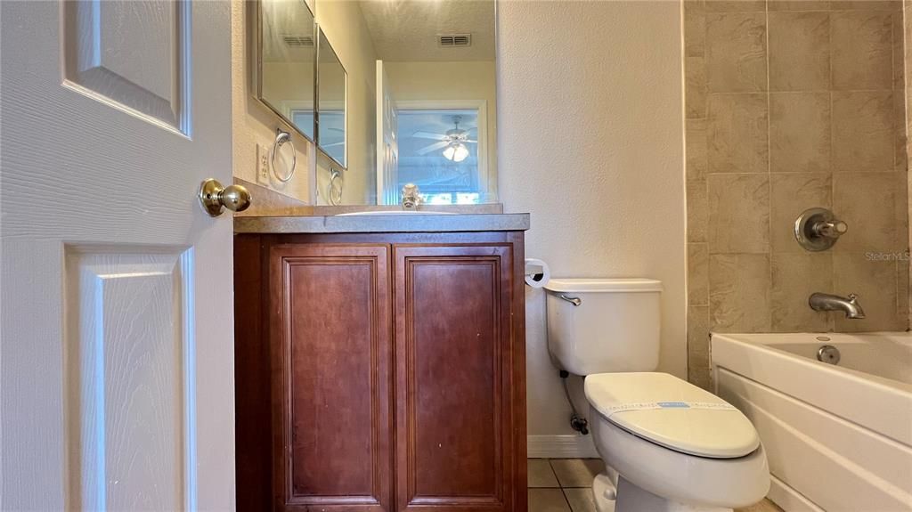 For Rent: $1,750 (3 beds, 3 baths, 1362 Square Feet)