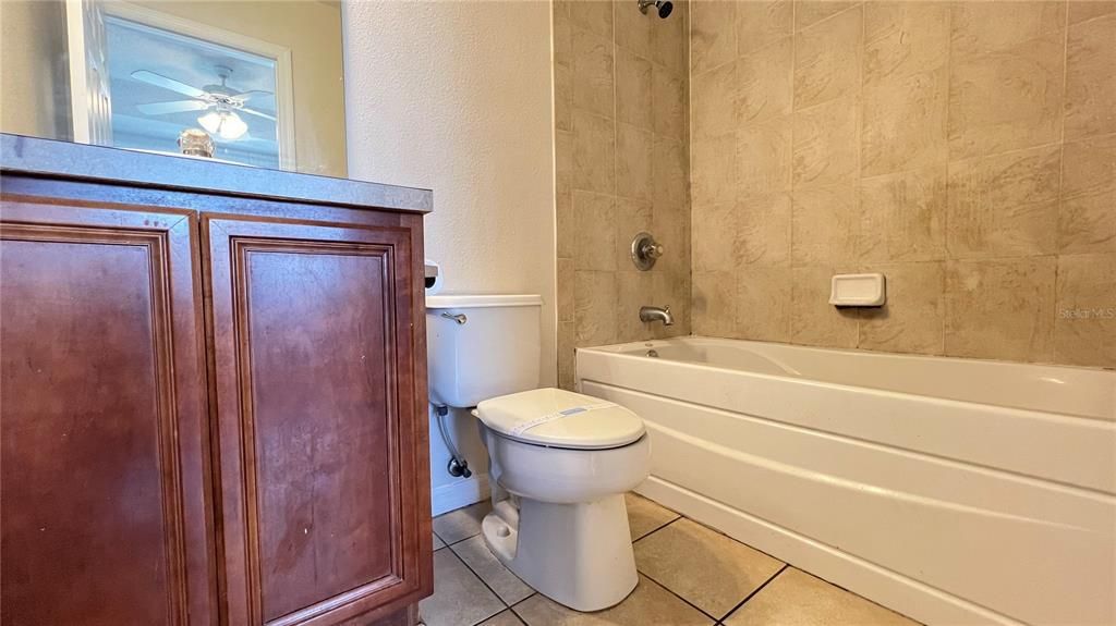 For Rent: $1,750 (3 beds, 3 baths, 1362 Square Feet)