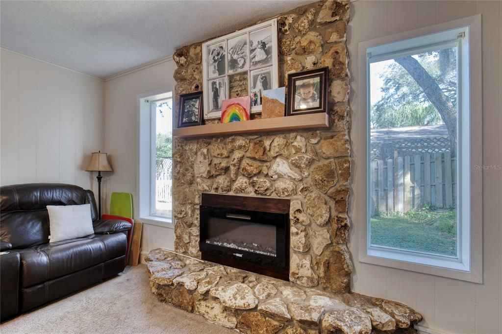 For Sale: $339,500 (3 beds, 2 baths, 1703 Square Feet)