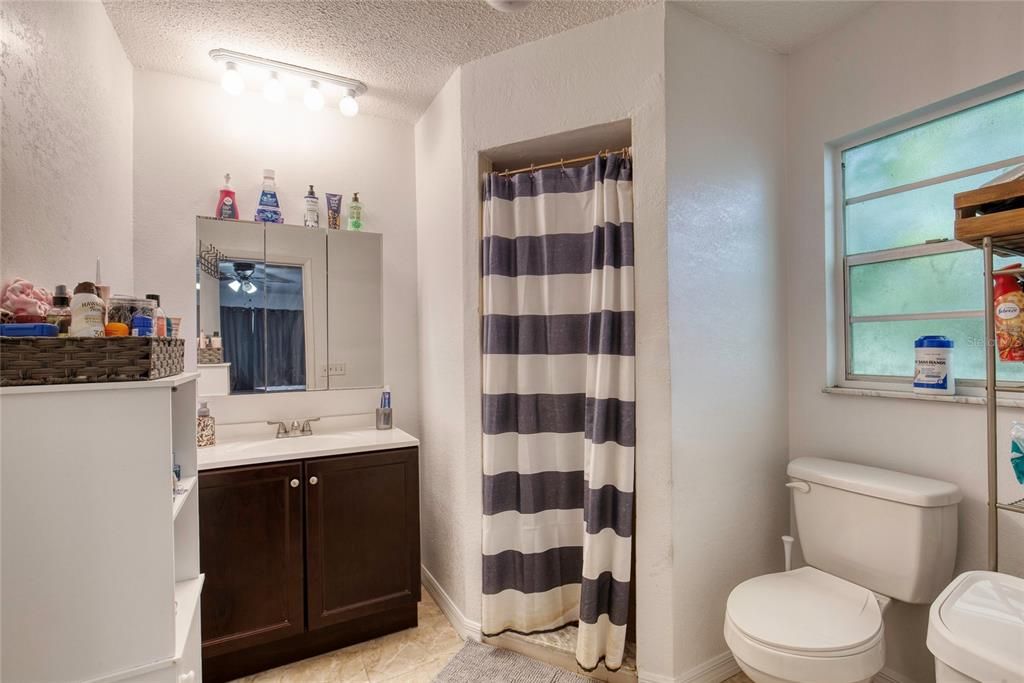 For Sale: $339,500 (3 beds, 2 baths, 1703 Square Feet)