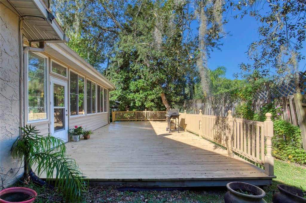 For Sale: $339,500 (3 beds, 2 baths, 1703 Square Feet)