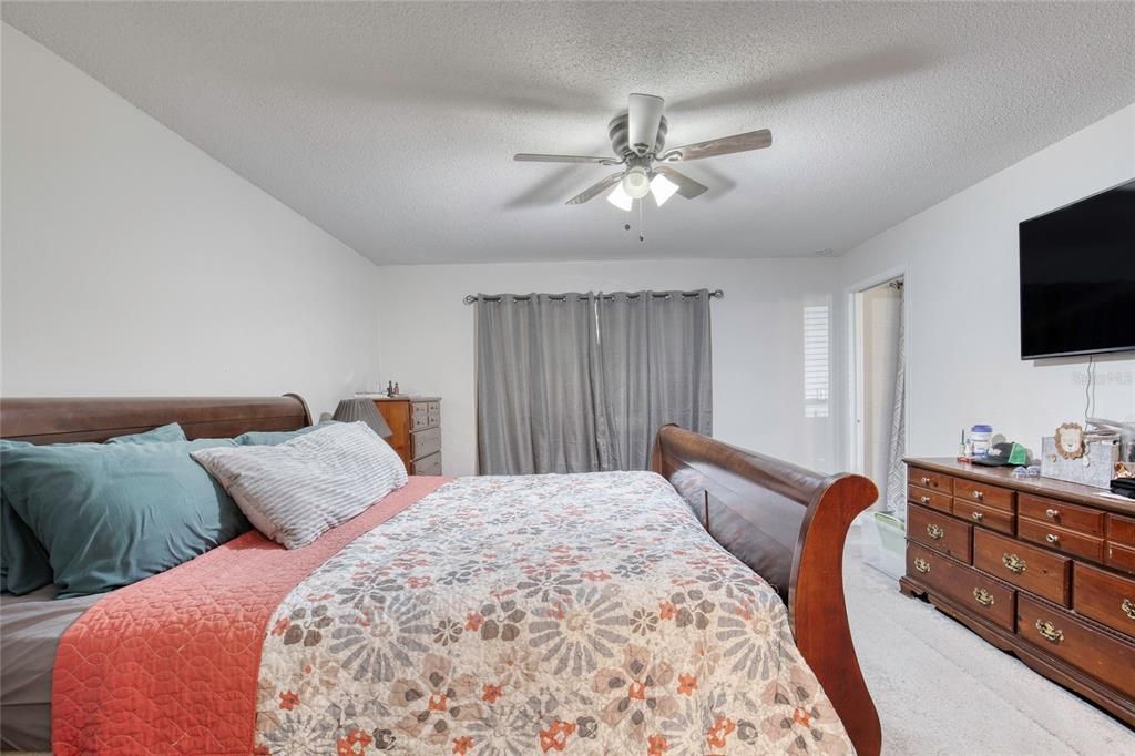 For Sale: $339,500 (3 beds, 2 baths, 1703 Square Feet)