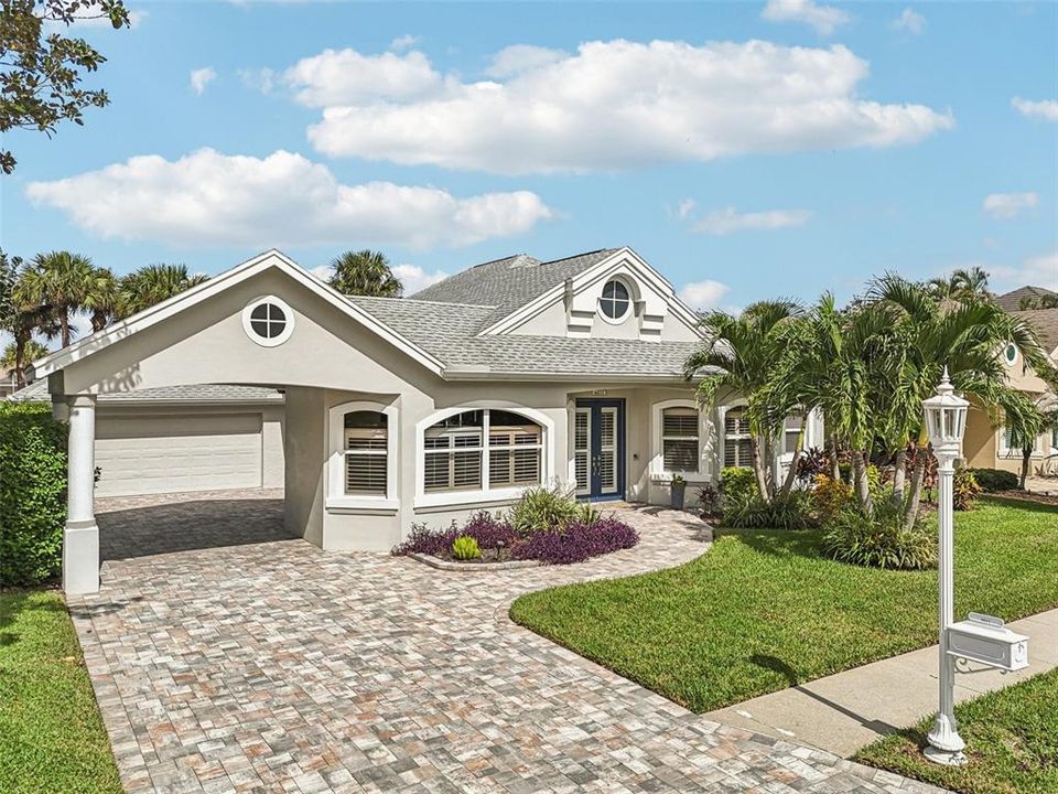 Active With Contract: $1,150,000 (4 beds, 3 baths, 2304 Square Feet)