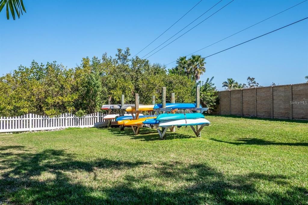 Active With Contract: $1,150,000 (4 beds, 3 baths, 2304 Square Feet)