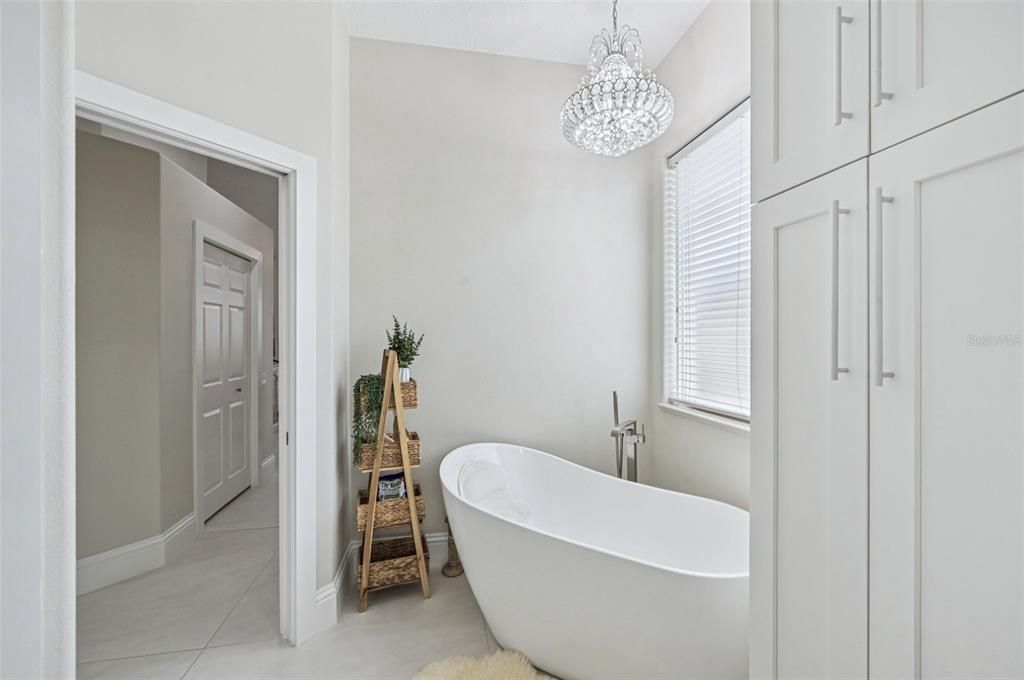 Active With Contract: $1,150,000 (4 beds, 3 baths, 2304 Square Feet)