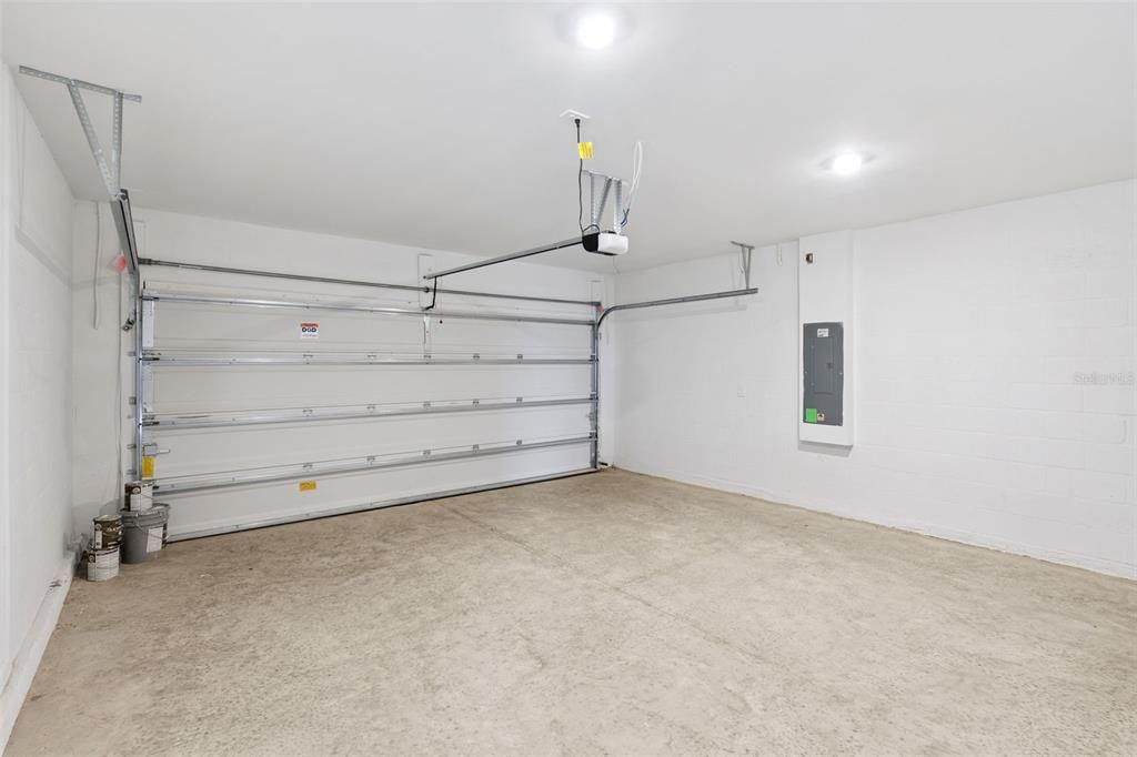 For Rent: $2,500 (6 beds, 3 baths, 2463 Square Feet)