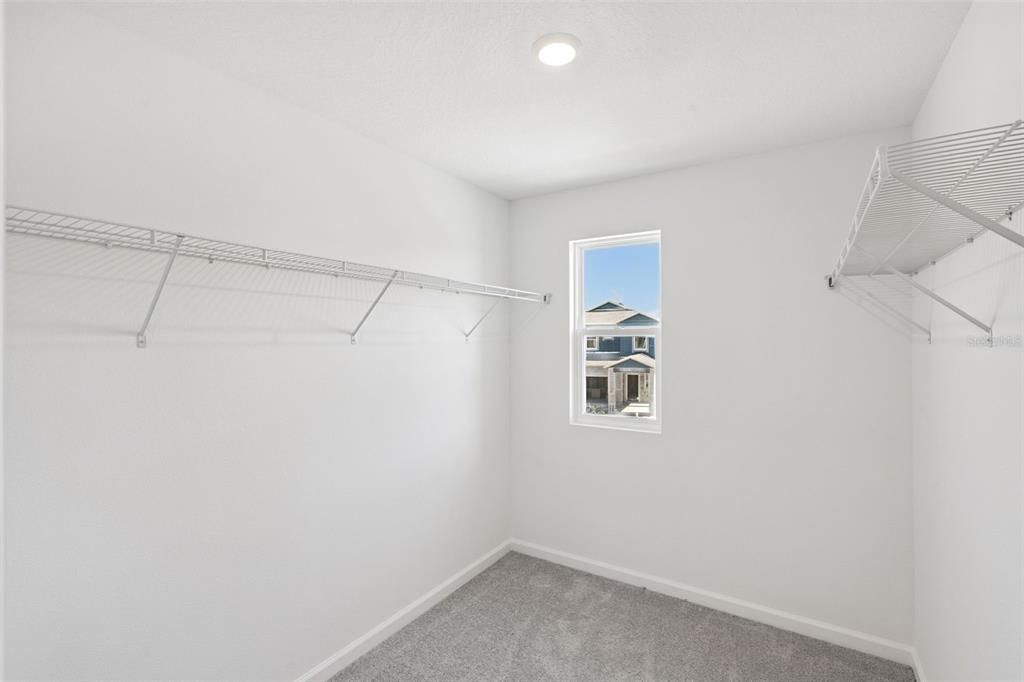 For Rent: $2,500 (6 beds, 3 baths, 2463 Square Feet)