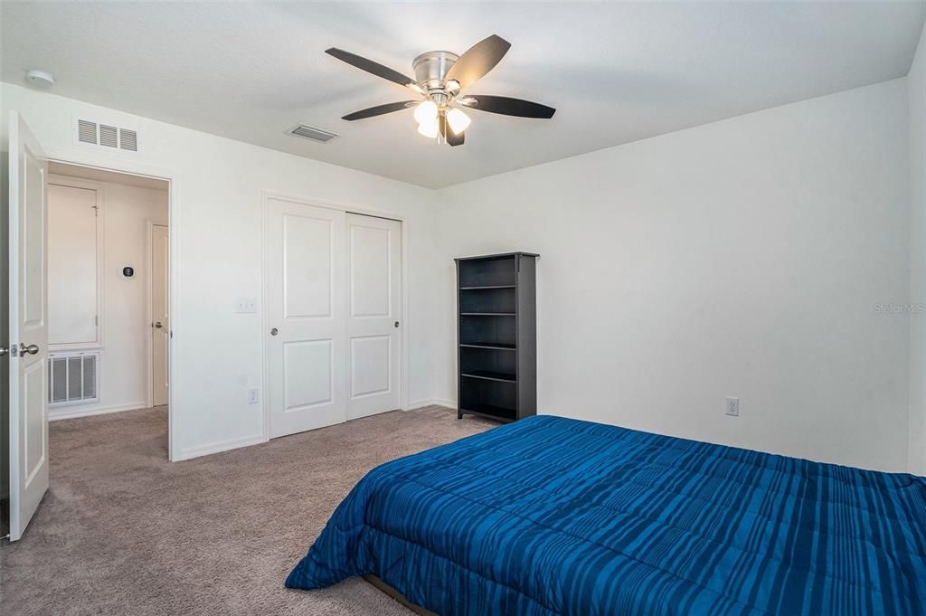 На продажу: $369,999 (5 спален, 3 ванн, 2566 Квадратных фут)