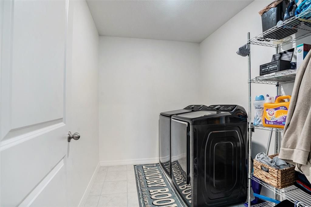 На продажу: $369,999 (5 спален, 3 ванн, 2566 Квадратных фут)