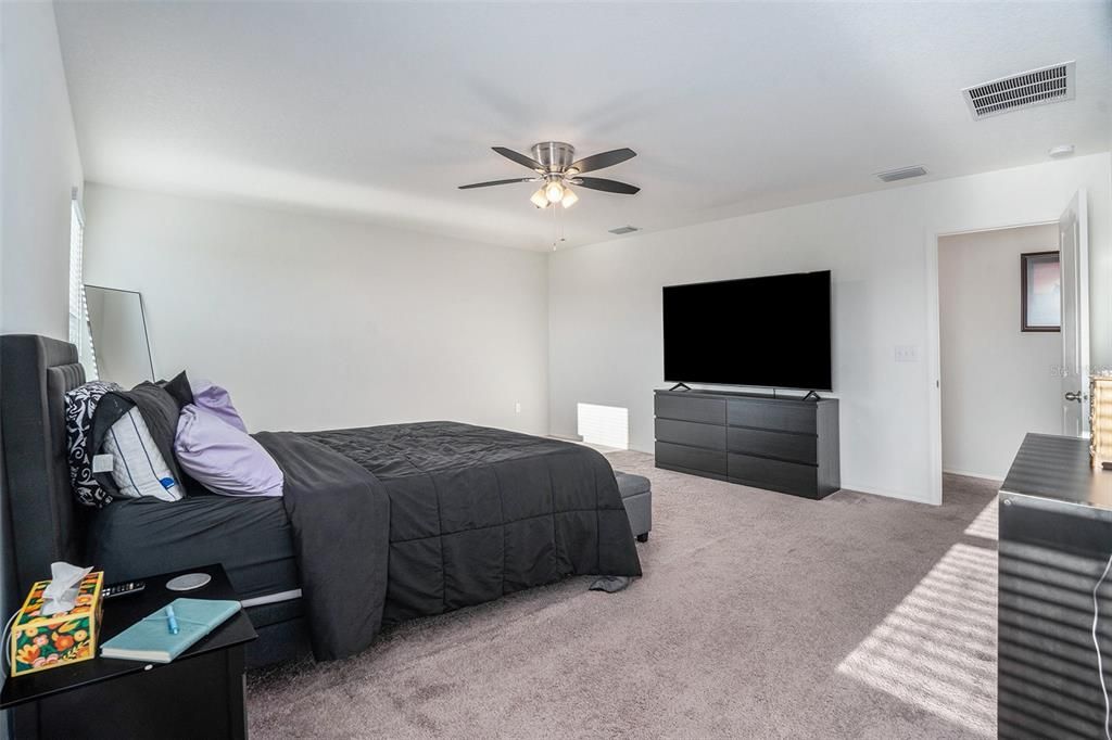 На продажу: $369,999 (5 спален, 3 ванн, 2566 Квадратных фут)