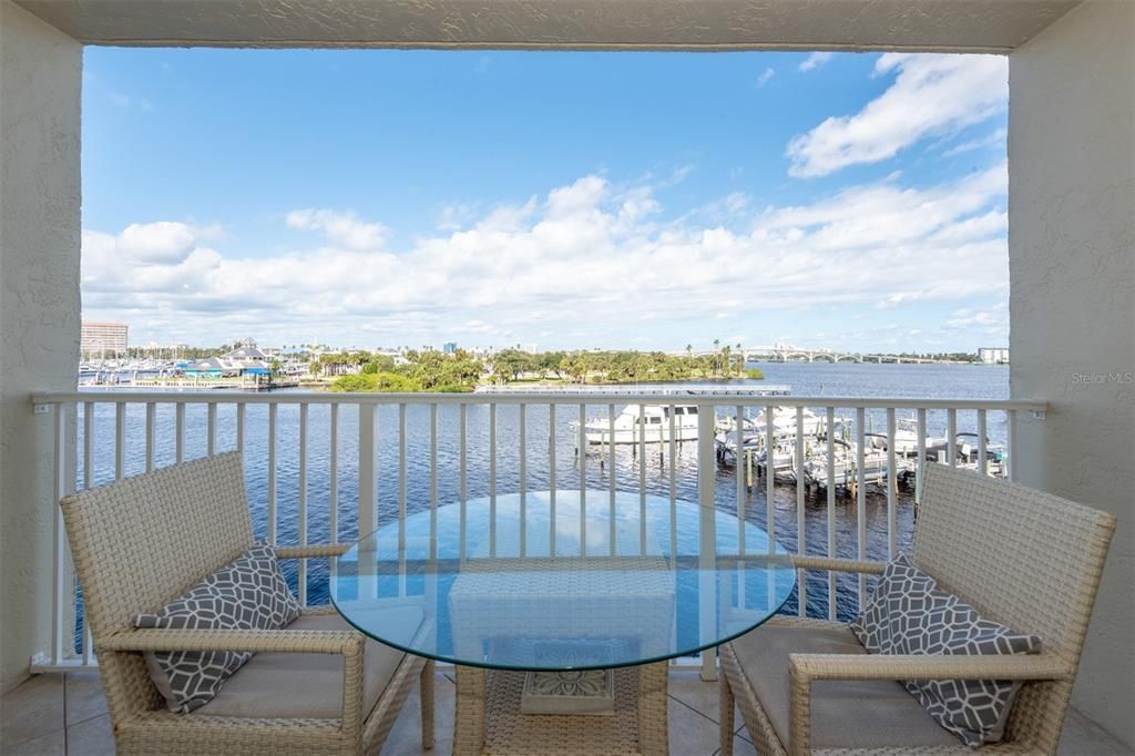 На продажу: $359,000 (2 спален, 2 ванн, 1512 Квадратных фут)