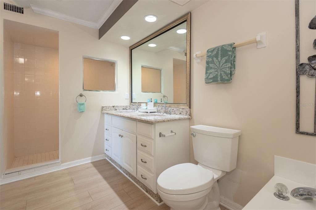 На продажу: $359,000 (2 спален, 2 ванн, 1512 Квадратных фут)