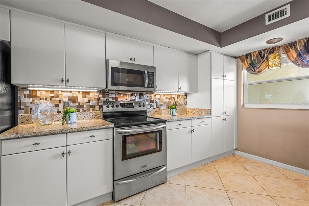 На продажу: $359,000 (2 спален, 2 ванн, 1512 Квадратных фут)