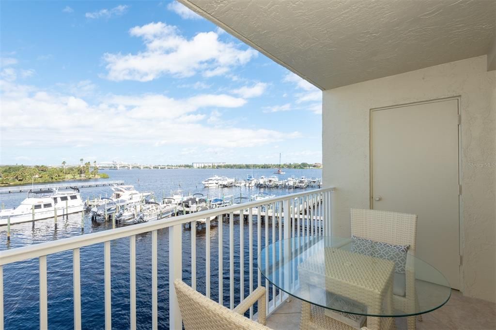 На продажу: $359,000 (2 спален, 2 ванн, 1512 Квадратных фут)