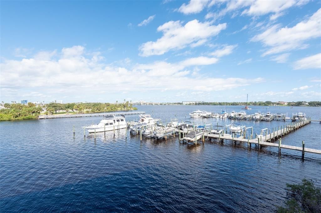 На продажу: $359,000 (2 спален, 2 ванн, 1512 Квадратных фут)