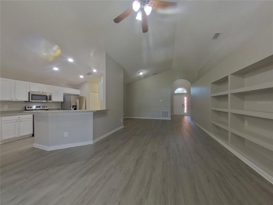 Active With Contract: $2,079 (3 beds, 2 baths, 1759 Square Feet)