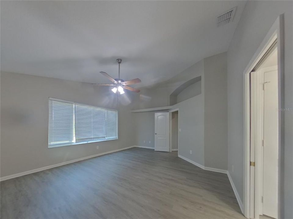 Active With Contract: $2,079 (3 beds, 2 baths, 1759 Square Feet)